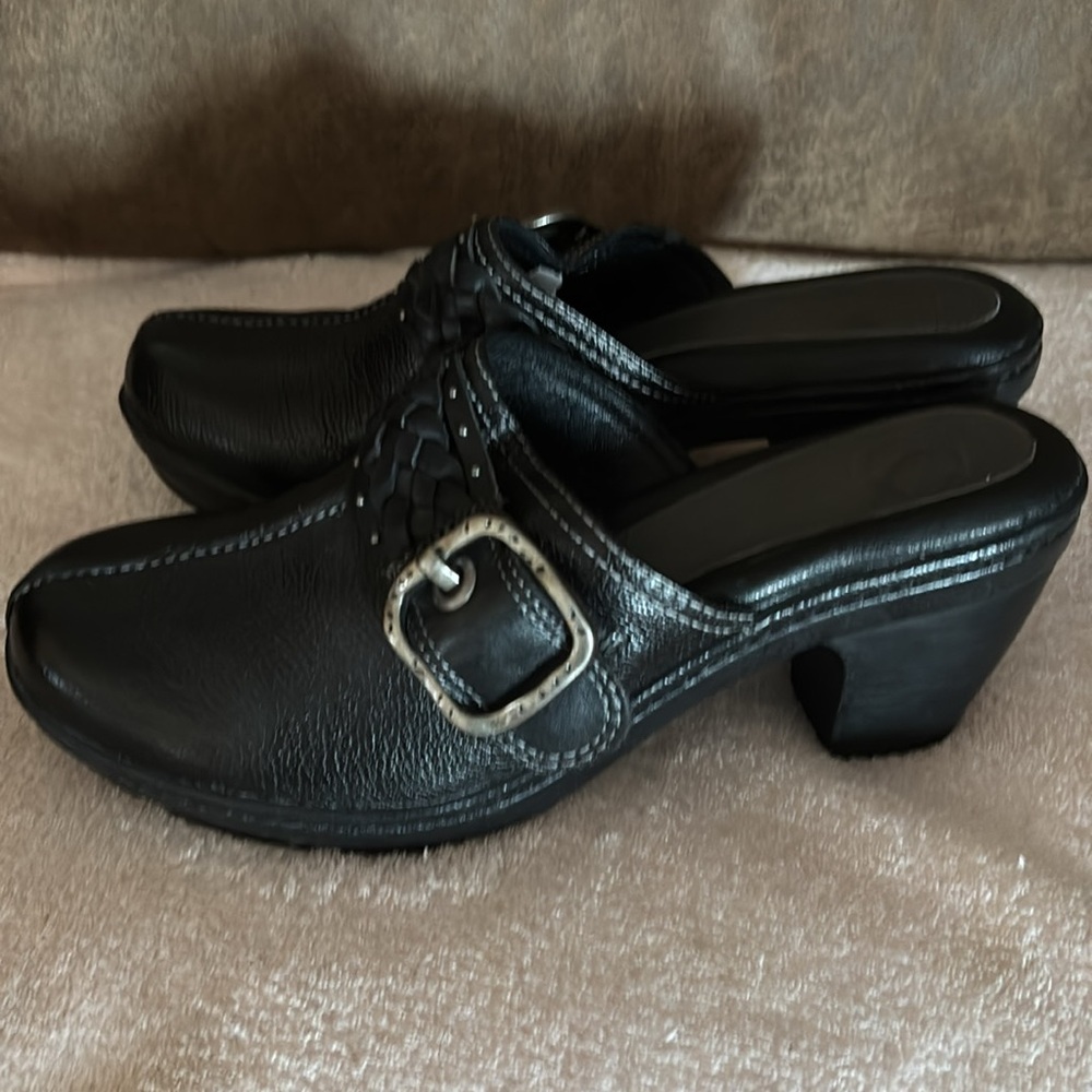 NWOT! Nurture mules